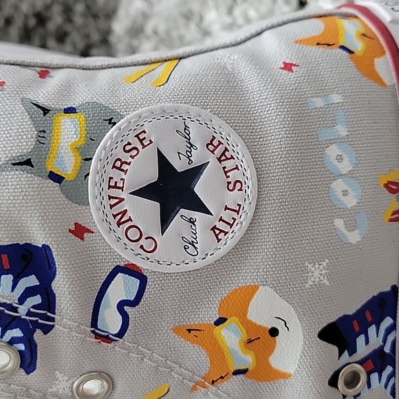 Converse High Top Brand new size junior 6=size women's 8. - Picture 6 of 13